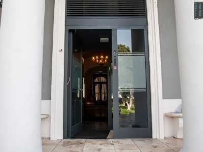 All�interno invece di antico � rimasto ben poco